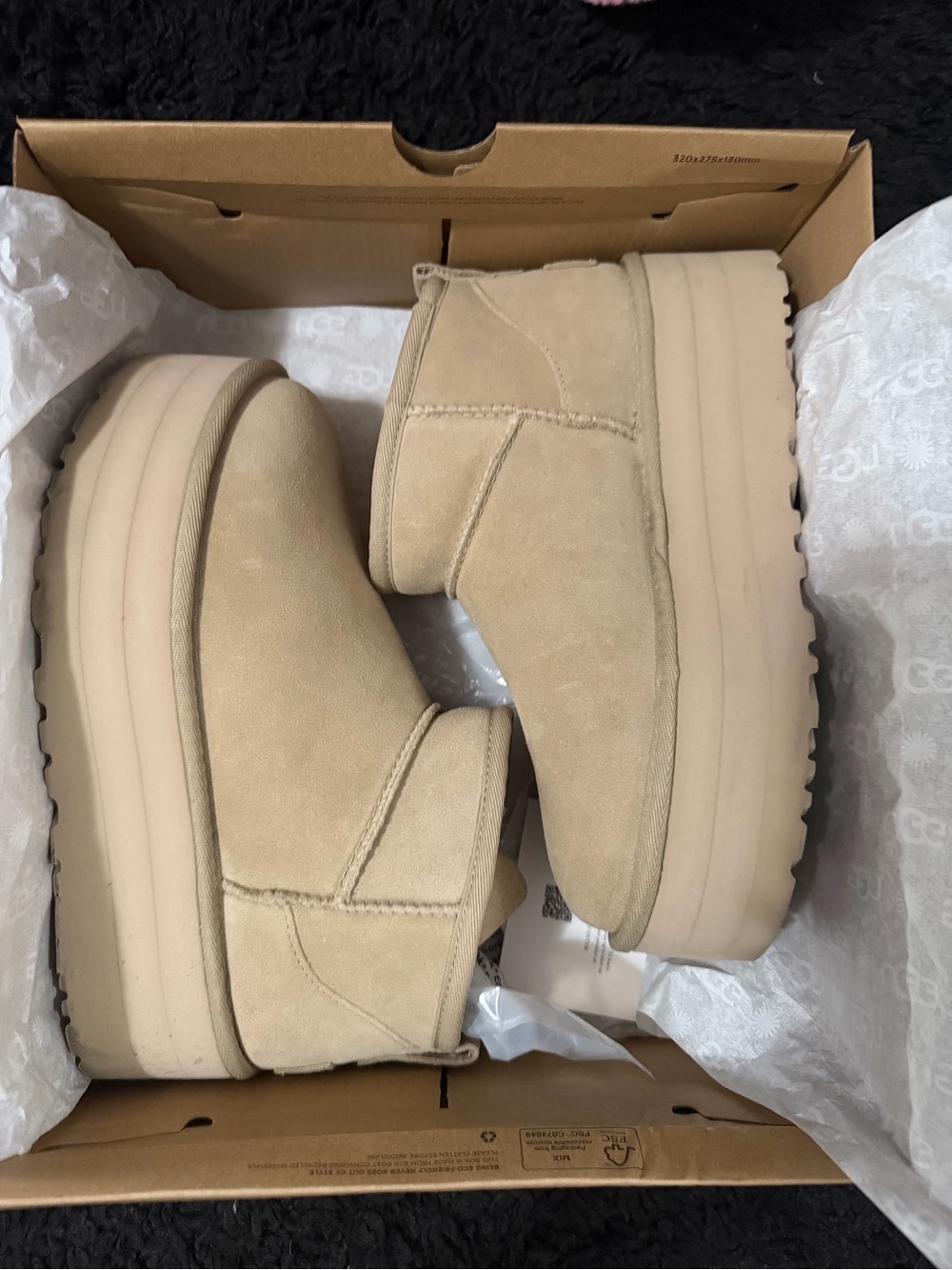 UGG Classic Ultra Mini Platform Boots - Chestnut